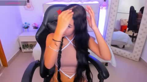 Snapshot of xiomara_cortes chatting on January 13, 7:10 pm xiomara_cortes online show from January 13, 7:10 pm