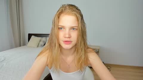 Chloe online show from June 11, 8:00 am
