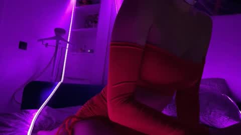 XMollyLoveX online show from December 16, 9:09 pm