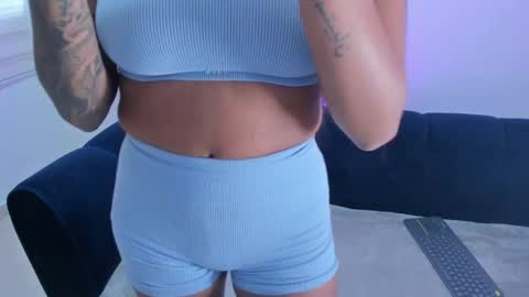 Snapshot of xoxo_angel chatting on September 24, 3:00 pm xoxo_angel online show from September 24, 3:00 pm