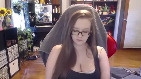 xqueenkendrax online show from August 3, 10:59 pm