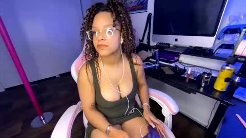 xStarGazingx online show from January 15, 7:25 am