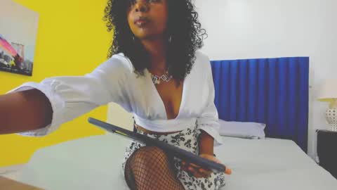 xtinarave online show from May 21, 8:51 pm