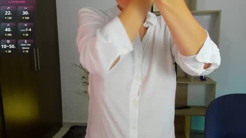 Amelie online show from February 20, 5:30 pm