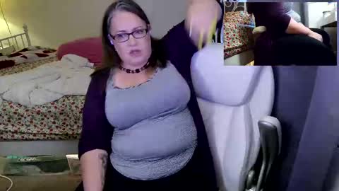 Strawberry Jane online show from June 4, 3:12 am