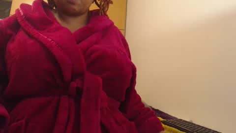 Ayanda online show from November 3, 9:41 pm