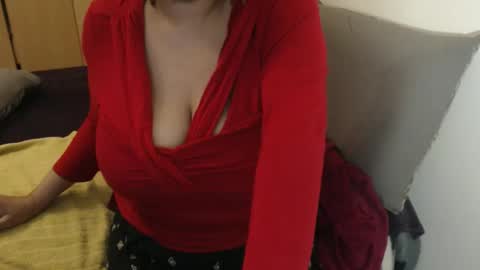 Ayanda online show from December 5, 6:42 pm