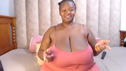Snapshot of xxxgiantboobs chatting on February 8, 9:13 am xxxgiantboobs online show from February 8, 9:13 am