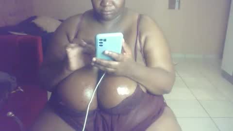 Snapshot of xxxgiantboobs chatting on January 11, 1:06 am xxxgiantboobs online show from January 11, 1:06 am