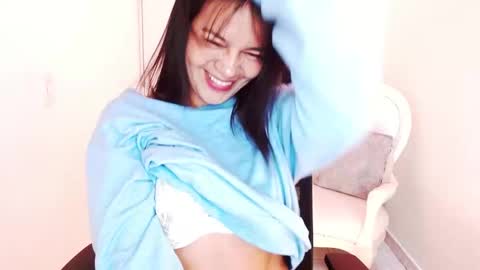 Snapshot of xxxsweetandhornyxxx chatting on October 3, 2:44 pm dolcesasha  online show from October 3, 2:44 pm