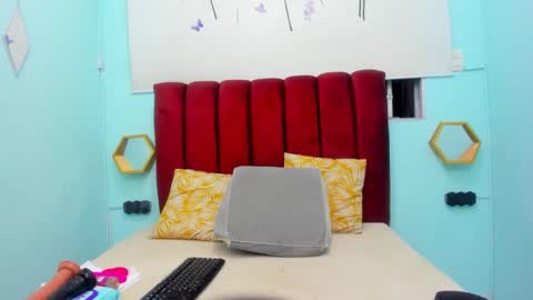 yaiza_sexylovee online show from February 13, 12:45 am