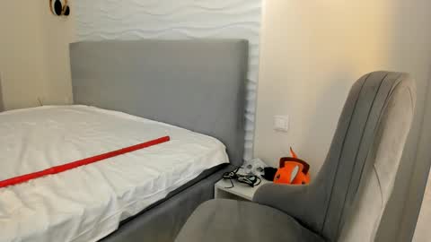 Yana online show from November 15, 5:30 am