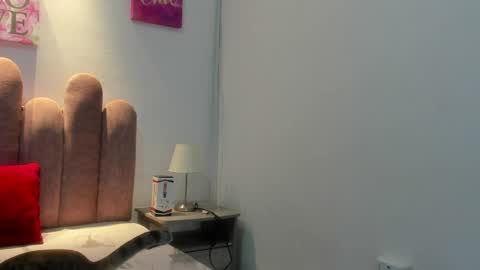 yara10_ online show from April 22, 11:51 am