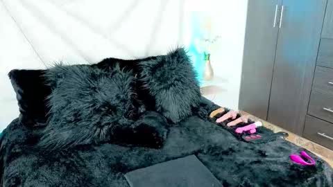 Yeli Amber online show from March 1, 4:56 am