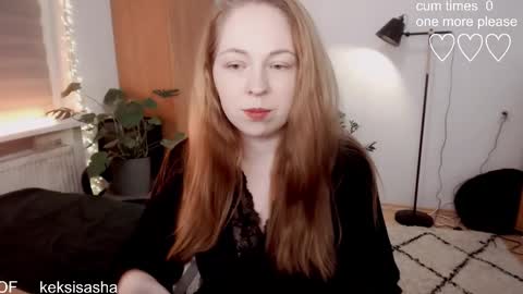 Snapshot of yes_itstrue chatting on March 1, 6:43 pm Sasha online show from March 1, 6:43 pm