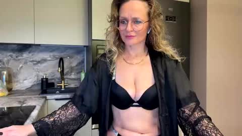 Zlata online show from November 16, 3:56 pm