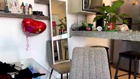 Snapshot of yes_mommy_zlata chatting on February 28, 9:33 pm Zlata online show from February 28, 9:33 pm