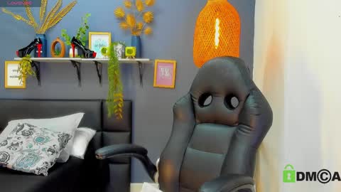 yessika_parker online show from April 4, 9:19 am