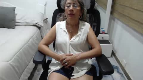 jessy online show from April 1, 2:01 am