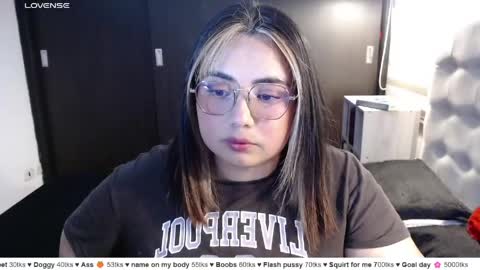 hii i am yini online show from May 7, 1:10 am