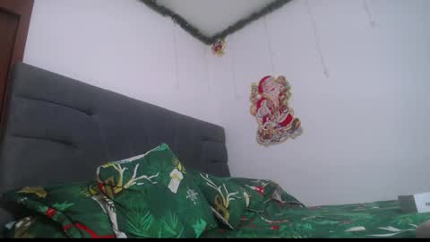 Yiny online show from December 18, 9:25 am