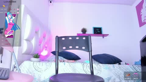 Snapshot of yiovanna19 chatting on December 17, 12:22 pm Yiovanna online show from December 17, 12:22 pm