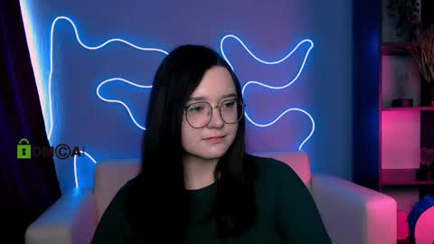 Ylia online show from April 26, 1:42 pm