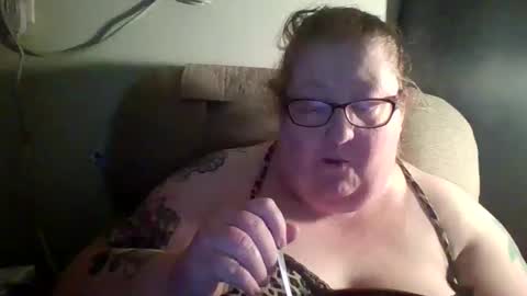 yomoopy online show from April 1, 12:55 am