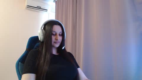 Sophie online show from April 28, 2:43 pm