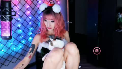 Snapshot of yoshino_san chatting on December 25, 11:53 pm you can call me Andy or  yoshi  3 online show from December 25, 11:53 pm