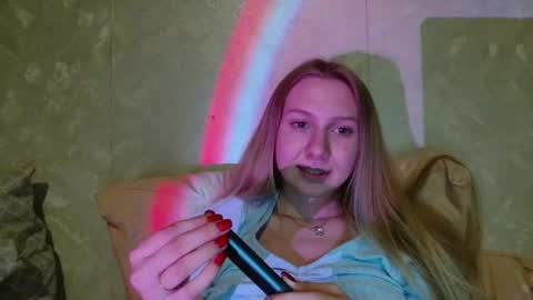 Snapshot of you_cant_forget chatting on September 17, 3:43 pm you_cant_forget online show from September 17, 3:43 pm