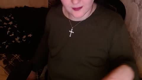 your_8a8y online show from December 9, 9:05 pm