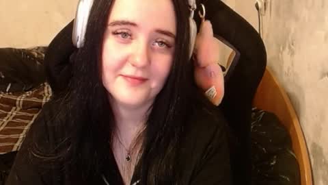 your_8a8y online show from September 18, 4:27 pm