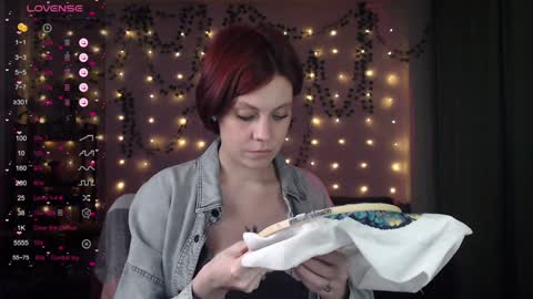 Snapshot of your_corvus chatting on December 4, 5:44 pm your_corvus online show from December 4, 5:44 pm