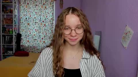 Snapshot of your_leslie chatting on September 18, 1:53 pm Leslie online show from September 18, 1:53 pm