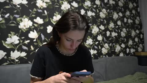 Snapshot of your_little_flexible_girl chatting on February 8, 9:04 pm Meri online show from February 8, 9:04 pm
