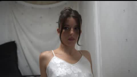 Snapshot of your_little_flexible_girl chatting on October 19, 8:11 pm Meri online show from October 19, 8:11 pm