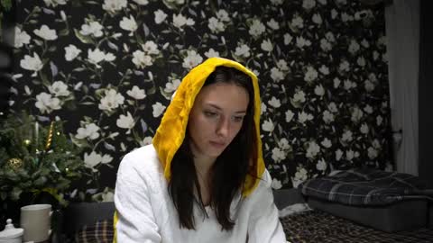 Snapshot of your_little_flexible_girl chatting on December 21, 9:58 pm Meri online show from December 21, 9:58 pm