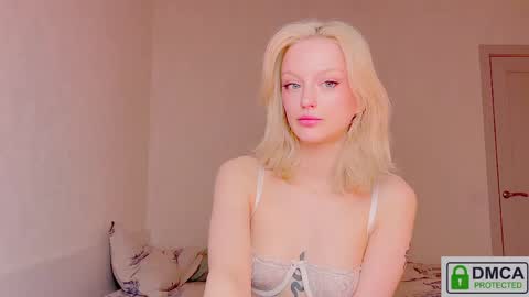 your molly mark online show from April 7, 9:00 am