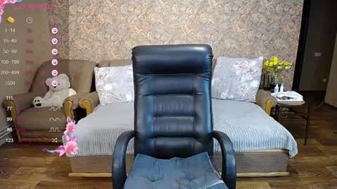 Snapshot of your_oxygen chatting on October 18, 6:31 pm Lily online show from October 18, 6:31 pm