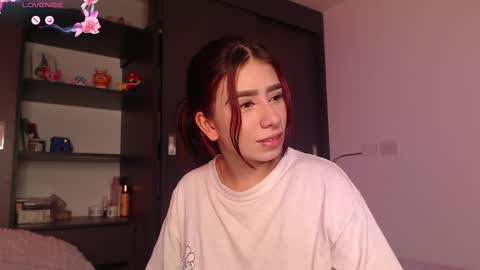 Snapshot of your_rosalie chatting on September 25, 4:44 am your_rosalie online show from September 25, 4:44 am