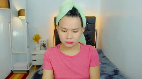 yourcuteprincess_ online show from June 29, 11:54 am