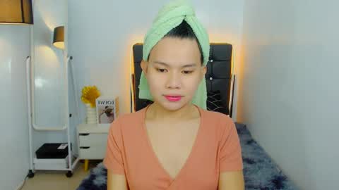 yourcuteprincess_ online show from June 30, 12:59 pm