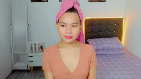 yourcuteprincess_ online show from June 5, 12:22 pm