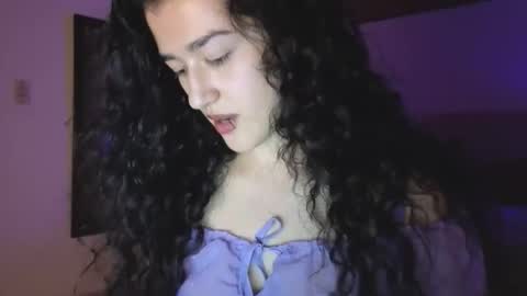 yourdreamgirl2025 online show from April 7, 12:12 am