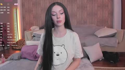 Mary online show from March 12, 8:41 am