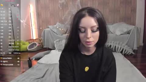 Mary online show from November 4, 12:21 pm