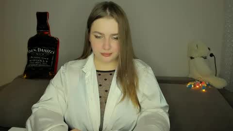 yourgem__ online show from February 11, 5:50 pm