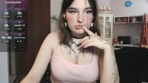 Snapshot of yourhanna_ chatting on September 21, 1:43 pm hanna online show from September 21, 1:43 pm