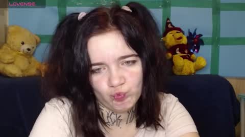 Snapshot of yours_good_mood chatting on February 1, 6:43 am Im - DANI .insta - hardblade1 online show from February 1, 6:43 am
